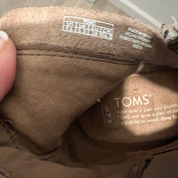 Tom’s Booties - Picture 7 of 7